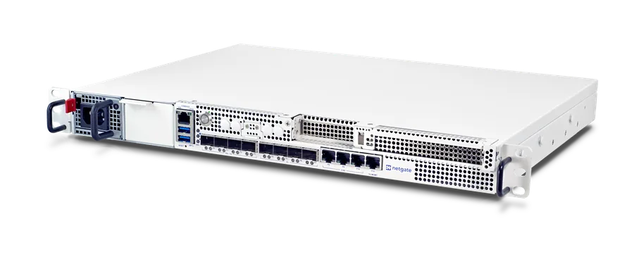 Netgate 8300 BASE - Vue de trois quarts