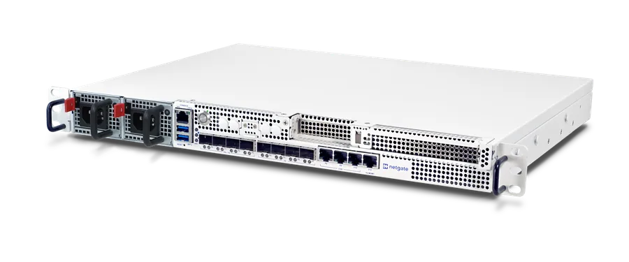 Netgate 8300 MAX - Vue de trois quarts